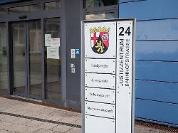 Rheinland-Pfalz & Saarland: 19-Jährige wegen Messerangriff in Kaiserslautern angeklagt