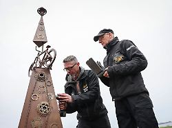 Hamburg & Schleswig-Holstein: Kunst aus Fahrradschrott: Neue Selfie-Station in Ulsnis