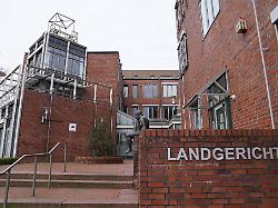 Hamburg & Schleswig-Holstein: Nach Tod von Baby – Prozess gegen Eltern begonnen