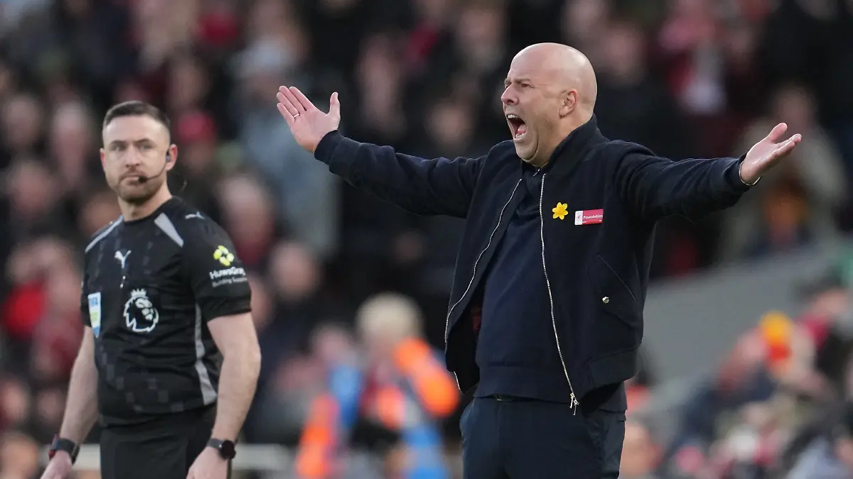 Liverpool-s-manager-Arne-Slot-reacts-during-the-Premier-League-soccer-match-between-Liverpool-and-Tottenham-in-Liverpool-England-Sunday-March-15-2026