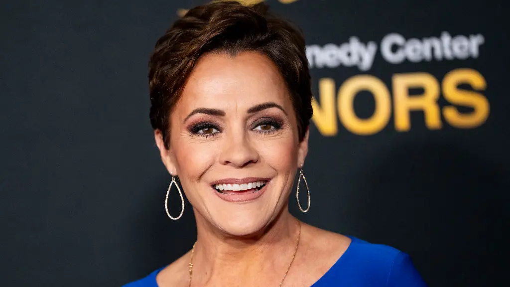 Kari-Lake-arrives-on-the-red-carpet-for-the-48th-annual-Kennedy-Center-Honors-at-the-Kennedy-Center-in-Washington-DC-on-Sunday-December-7-2025-President-Donald-Trump-will-host-this-year-s-event-which-honors-songwriter-George-Strait-actors-Michael-Crawford-and-Sylvester-Stallone-singer-Gloria-Gaynor-and-the-rock-band-Kiss