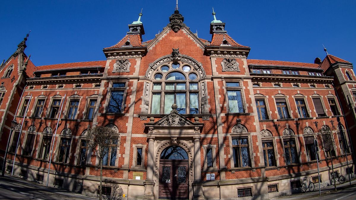 Landtag Brandenburg setzt U-Ausschuss zu Fl&uuml;chtlingsheim ein