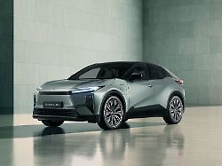 Verbrenner raus, E-SUV rein: Darum verkauft Toyota den C-HR ab April auch mit "+"