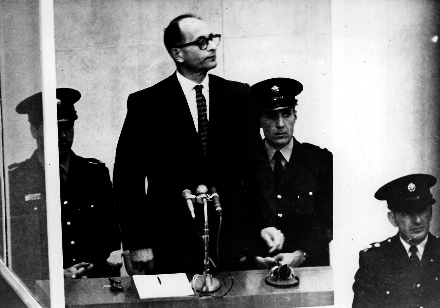 Am 11. April 1961 beginnt in Jerusalem der Prozess gegen den früheren SS-Obersturmbannführer Adolf Eichmann. Acht Monate später endet er mit einem Todesurteil.
