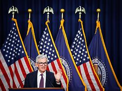 Senator droht mit Nachfolge-Veto: Fed-Chef Powell wehrt sich gegen Rücktrittforderungen