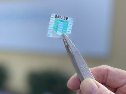 Aufladen in Sekundenbruchteil: Forscher: Erste echte Quantenbatterie entwickelt