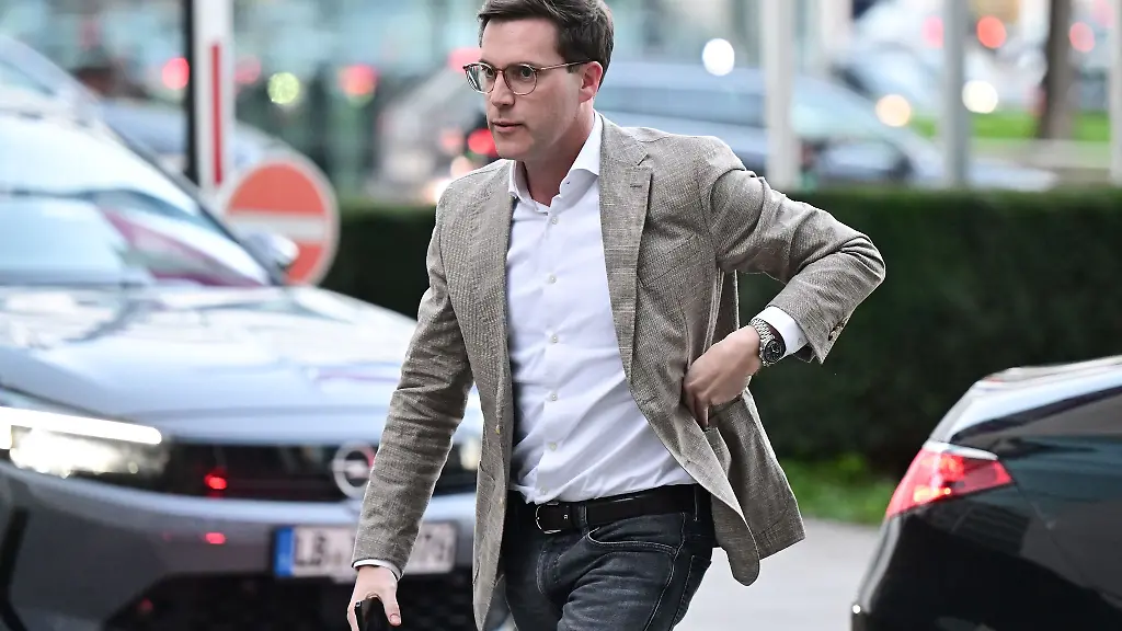 Manuel-Hagel-landete-mit-seiner-CDU-bei-der-Landtagswahl-in-Baden-Wuerttemberg-hauchduenn-hinter-den-Gruenen-von-Cem-Oezdemir