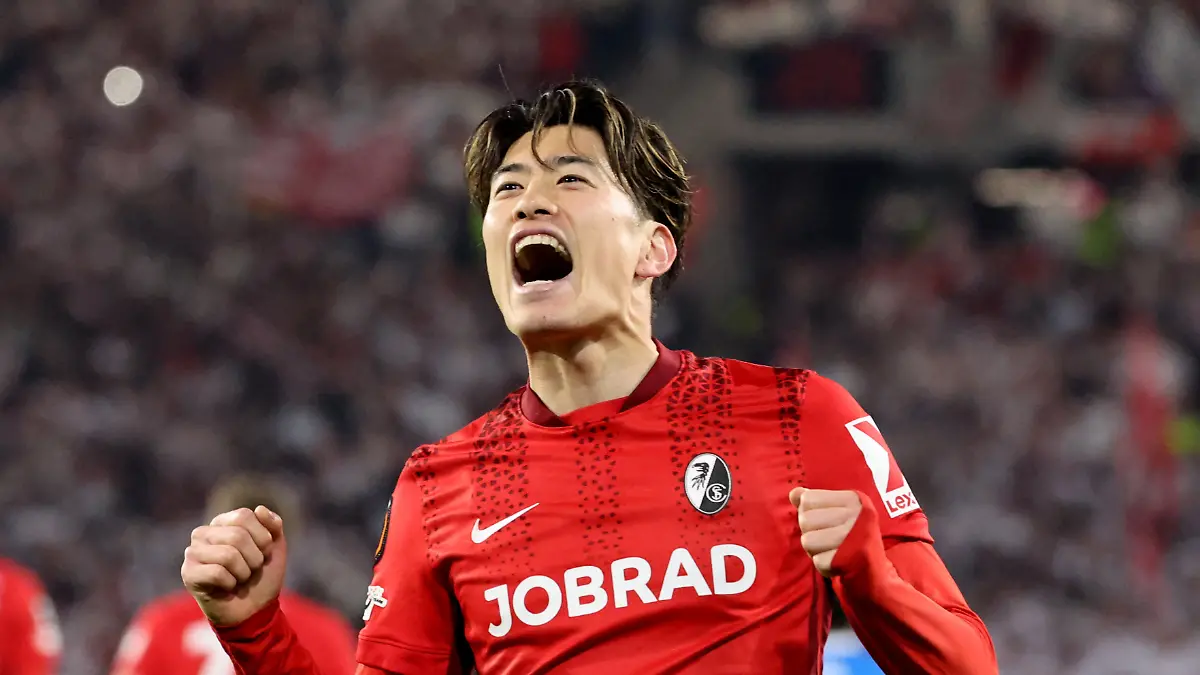 Soccer-Football-UEFA-Europa-League-Round-of-16-Second-Leg-SC-Freiburg-v-KRC-Genk-Europa-Park-Stadion-Freiburg-Germany-March-19-2026-SC-Freiburg-s-Yuito-Suzuki-celebrates-scoring-their-fourth-goal-REUTERS-Robin-Rudel