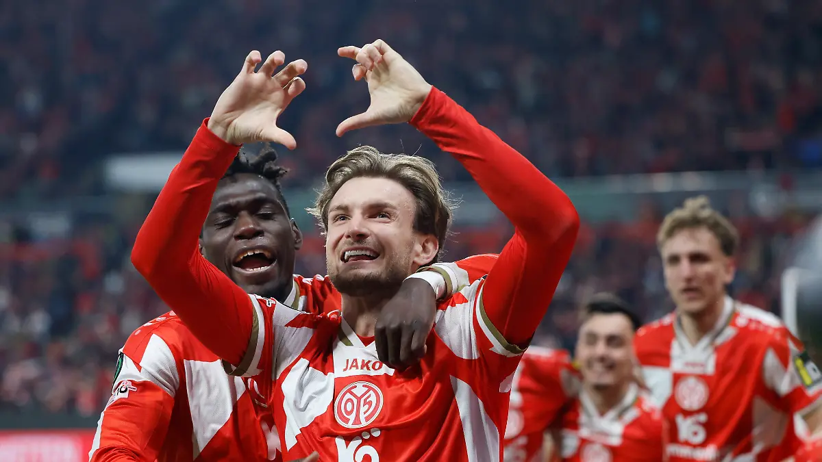 Soccer-Football-UEFA-Conference-League-Round-of-16-Second-Leg-1-FSV-Mainz-05-v-Sigma-Olomouc-MEWA-Arena-Mainz-Germany-March-19-2026-1-FSV-Mainz-05-s-Stefan-Posch-celebrates-scoring-their-first-goal-with-1