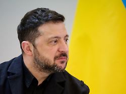 Ohne russische Vertreter? : Selenskyj kündigt Gespräche mit USA über Kriegsende an