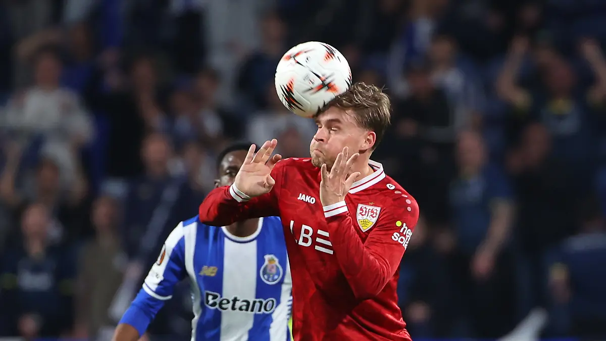 Stuttgart-s-Maximilian-Mittelstaedt-heads-the-ball-during-the-Europa-League-round-of-16-second-leg-soccer-match-between-FC-Porto-and-VFB-Stuttgart-in-Porto-Portugal-Thursday-March-19-2026