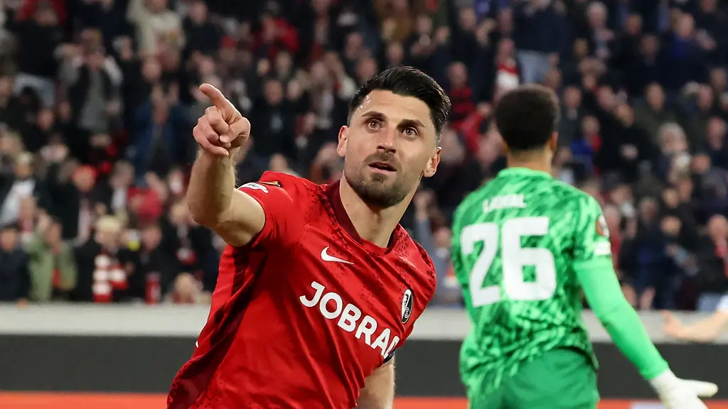 Soccer-Football-UEFA-Europa-League-Round-of-16-Second-Leg-SC-Freiburg-v-KRC-Genk-Europa-Park-Stadion-Freiburg-Germany-March-19-2026-SC-Freiburg-s-Vincenzo-Grifo-celebrates-scoring-their-third-goal-REUTERS-Robin-Rudel