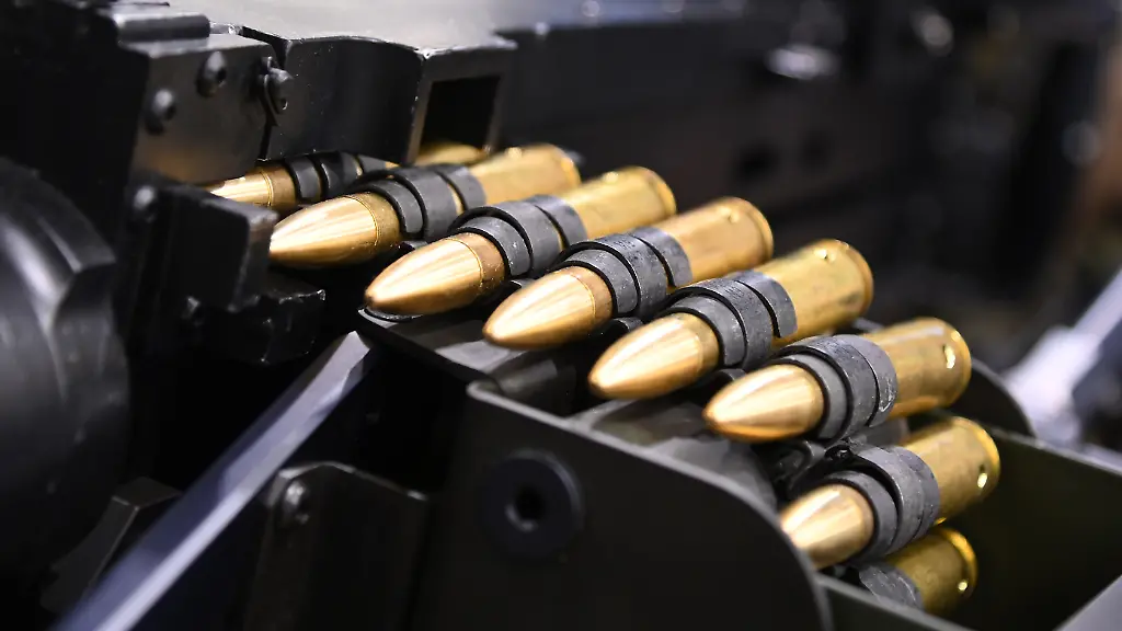Patronenhuelsen-Patronen-Munition-eines-Maschinengewehrs-Ruestungsmesse-EnforceTac-2026-Die-Enforce-Tac-als-Deutschlands-Leitmesse-fuer-Sicherheit-und-Verteidigung-vom-23-25-02-2206-in-der-Messe-Nuernberg