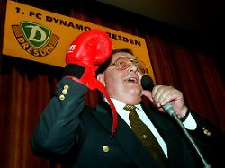 Fußball im Osten plattgemacht: Als Glücksritter und windige Unternehmer die DDR-Vereine zerstörten