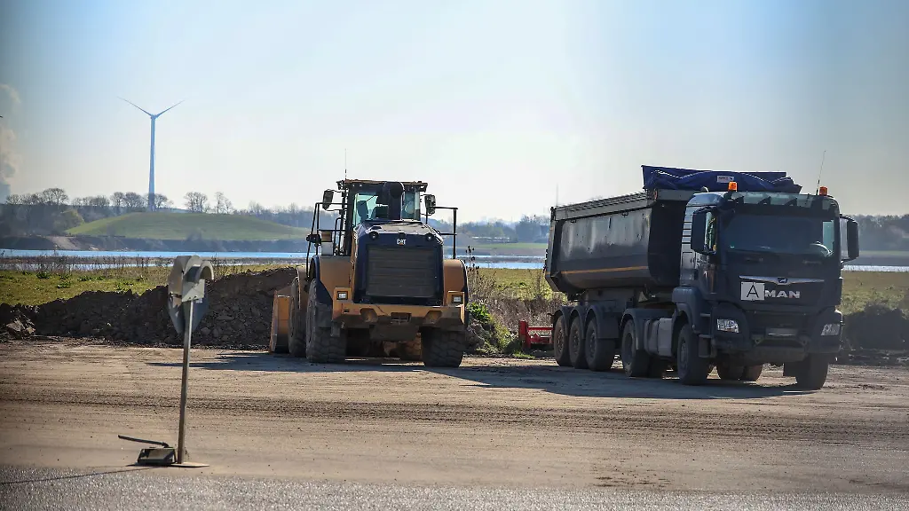 Entsorgung-von-belastetem-Material-an-einer-Kiesgrube-Illegal-abgekippte-Giftboeden-wurden-auch-in-Selfkant-entdeckt