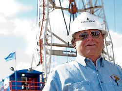 Krieg treibt Öl- und Spritpreis: Trumps Großspender kassieren, Trumps Wähler zahlen drauf