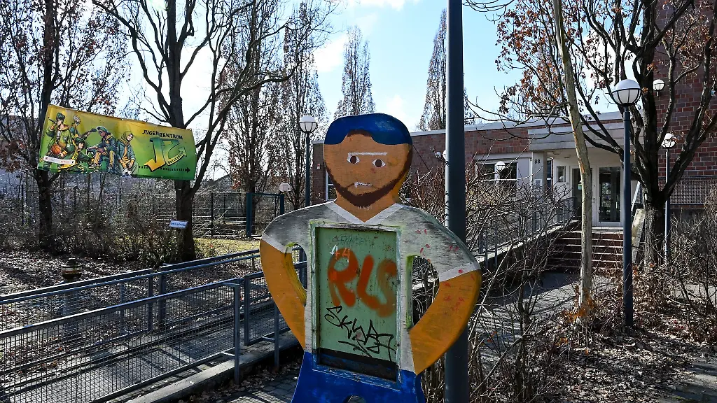 Nach-Vergewaltigungsvorwuerfen-in-einem-Jugendzentrum-in-Berlin-Neukoelln-bleibt-die-Einrichtung-vorerst-geschlossen