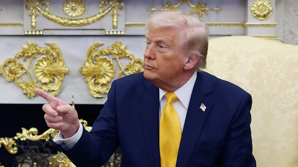 U-S-President-Donald-Trump-holds-a-meeting-with-Japanese-Prime-Minister-Sanae-Takaichi-at-the-White-House-in-Washington-D-C-United-States-of-America-on-March-19-2026-The-two-leaders-will-discuss-regarding-Iran-s-blockade-of-the-Strait-of-Hormuz