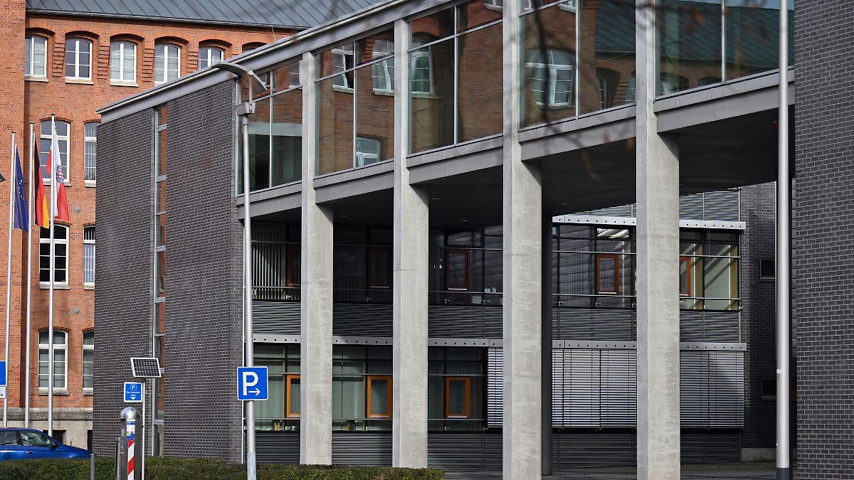 Lebenslang für 22-Jährige nach tödlichen Messerstichen