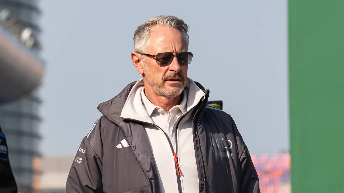 F1-Grand-Prix-Of-China-Sprint-Qualifying-Audi-Revolut-F1-Team-Principal-Jonathan-Wheatley-GBR-is-in-the-paddock-during-the-2026-Formula-1-Chinese-Grand-Prix-round-2-of-the-FIA-Formula-1-World-Championship-WM-Weltmeisterschaft-at-Shanghai-International-Circuit-in-Shanghai-China-on-March-14-2026-Shanghai-Shanghai-China-PUBLICATIONxNOTxINxFRA-Copyright-xWanxMikhailxRoslanx-originalFilename-roslan-formula1260314-npcrC