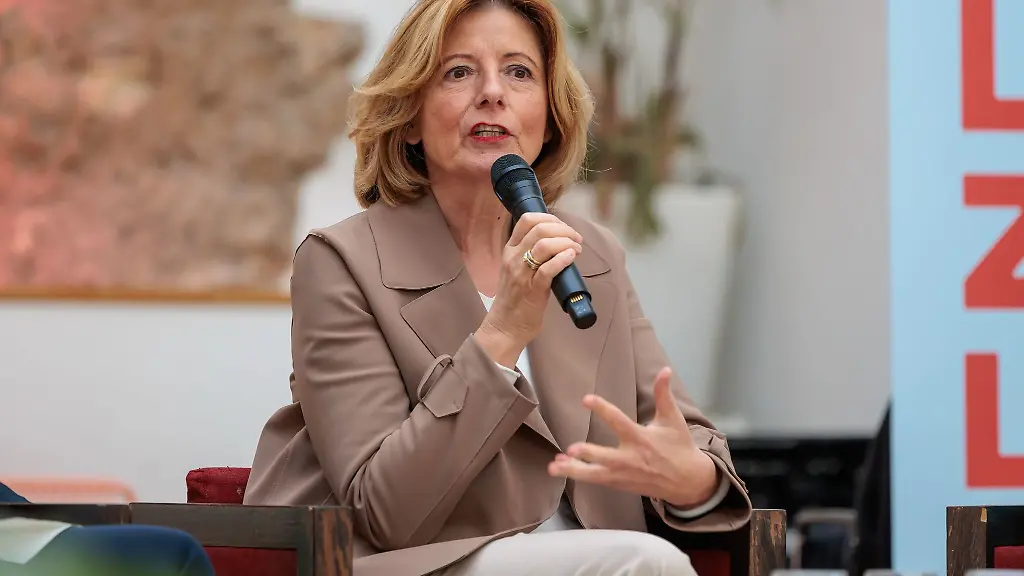 Dreyer-ist-vor-der-Wahl-am-Sonntag-zuversichtlich-fuer-ihre-SPD-und-ihren-Amtsnachfolger-Schweitzer