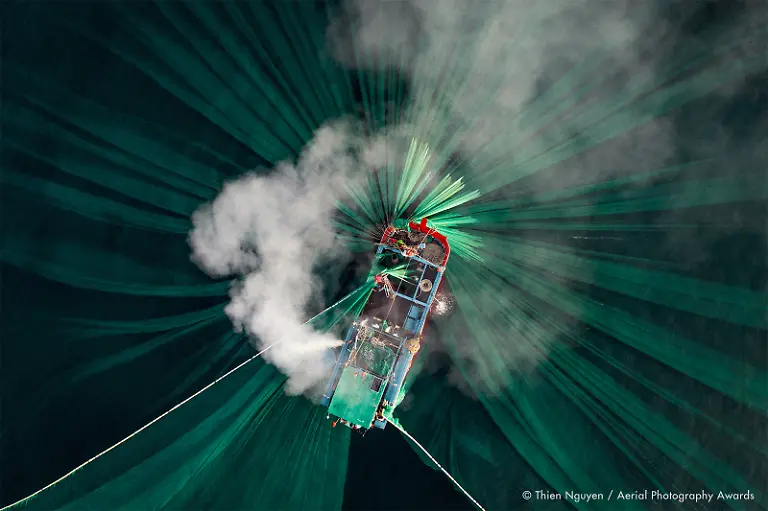 Anchovy-catching-Thien-Nguyen-Aerial-Photography-Awards-2020