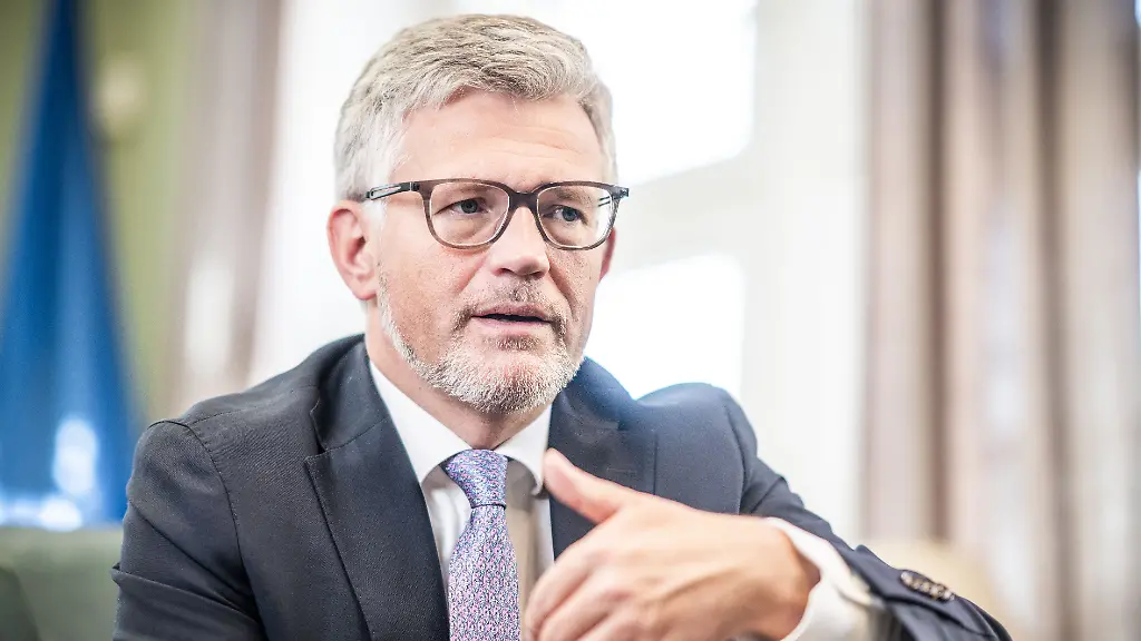 Andrij-Melnyk-Botschafter-der-Ukraine-in-Deutschland-aufgenommen-bei-einem-Interview-mit-der-dpa-Deutsche-Presse-Agentur