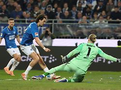 Verletzung überschattet Topspiel: Schalke 04 und Darmstadt machen Zweitliga-Spitze noch enger