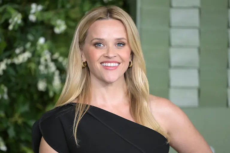 Reese-Witherspoon-attends-the-2024-WSJ-Innovators-Awards-at-the-Museum-of-Modern-Art-New-York-NY-October-29-2024