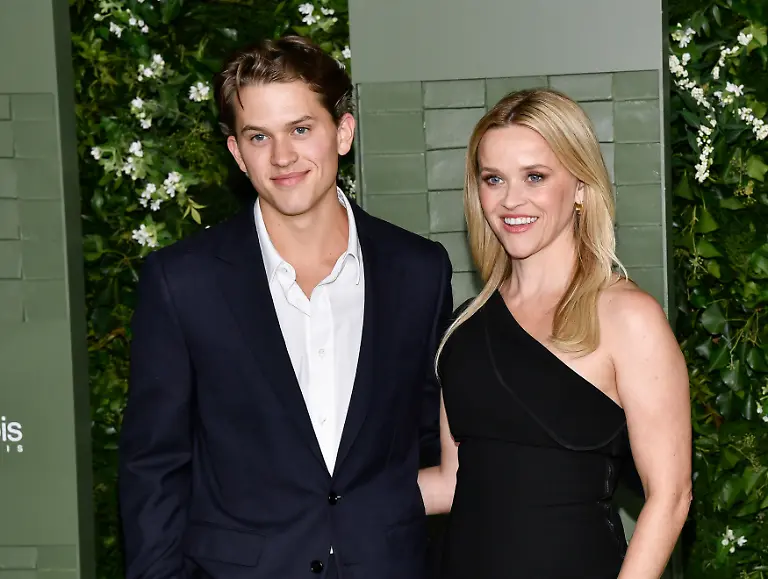 Reese-Witherspoon-right-and-son-Deacon-Phillippe-attend-the-WSJ-Magazine-Innovators-Awards-at-the-Museum-of-Modern-Art-on-Tuesday-Oct-29-2024-in-New-York