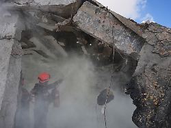 "Katastrophale" Zerstörungen: Israel bestätigt direkte iranische Einschläge