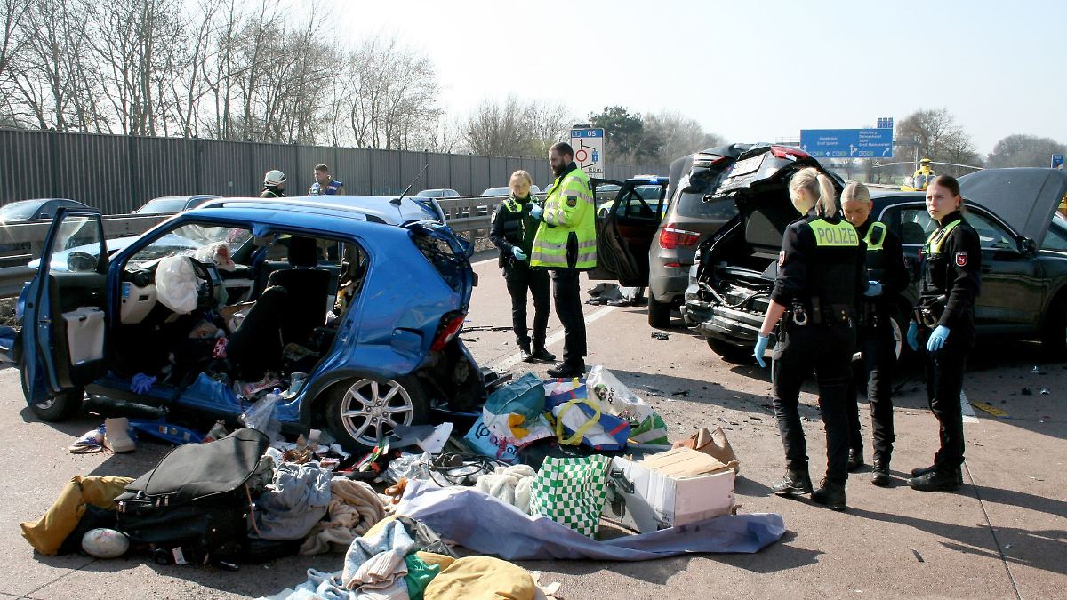 Unfall mit fünf Fahrzeugen auf A1 – ein Toter
