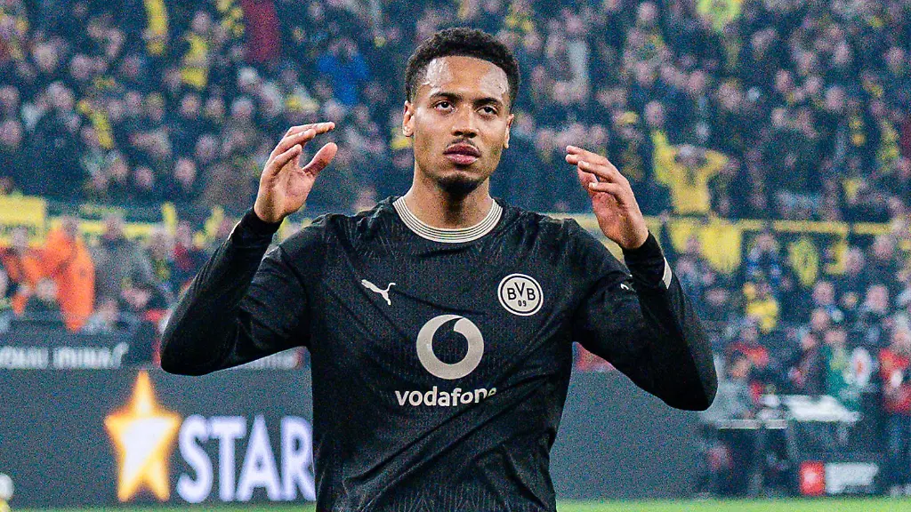 21-03-2026-Borussia-Dortmund-vs-Hamburger-SV-1-Bundesliga-27-Spieltag-Felix-Nmecha-Borussia-Dortmund-8-verschiesst-einen-Elfmeter-gegen-Hamburgs-Torwart-Daniel-Heuer-Fernandes-Wichtiger-Hinweis-Gemaess-den-Vorgaben-der-DFL-Deutsche-Fussball-Liga-bzw