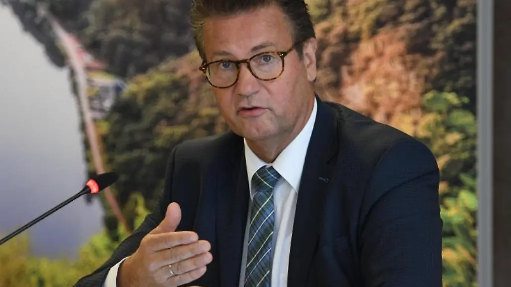 Peter-Hauk-CDU-Minister-fuer-laendlichen-Raum-und-Verbraucherschutz-in-Baden-Wuerttemberg-spricht