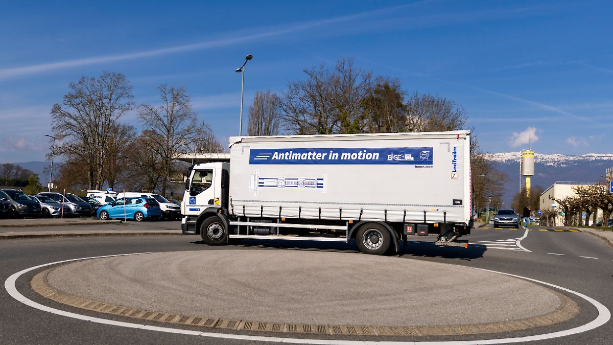 Antimaterie erstmals sicher mit Lkw transportiert