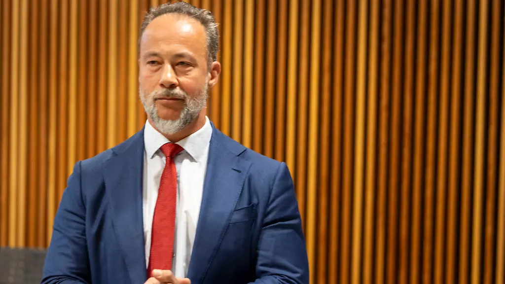 Jan-Bollinger-AfD-Landesvorsitzender-Rheinland-Pfalz-und-Spitzenkandidat-seiner-Partei-zur-Landtagswahl-kommt-zur-Landtagsfraktionssitzung