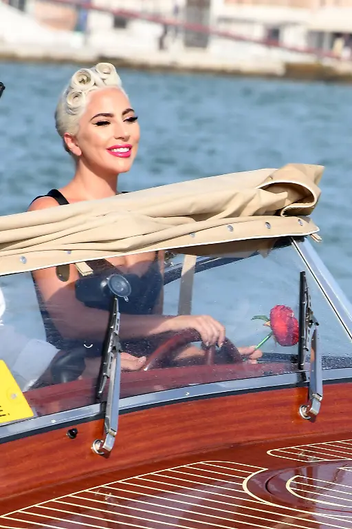 Lady-Gaga-arrives-at-Venice-in-Boat-during-the-75th-Venice-Film-Festival-VENICE-ITALY-AUGUST-30-Lady-Gaga-and-Christian-Carino-arrives-at-Venice-in-Boat-during-the-75th-Venice-Film-Festival-on-August-30-2018-in-Venice-Italy-Copyright-xNewsxPicturesx-Lady-Gaga-Venice-1566