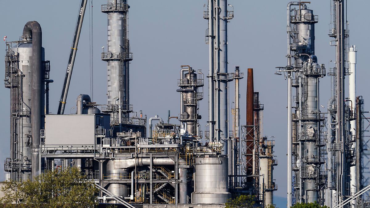 Chemiebranche einigt sich auf "Krisen-Tarifabschluss"