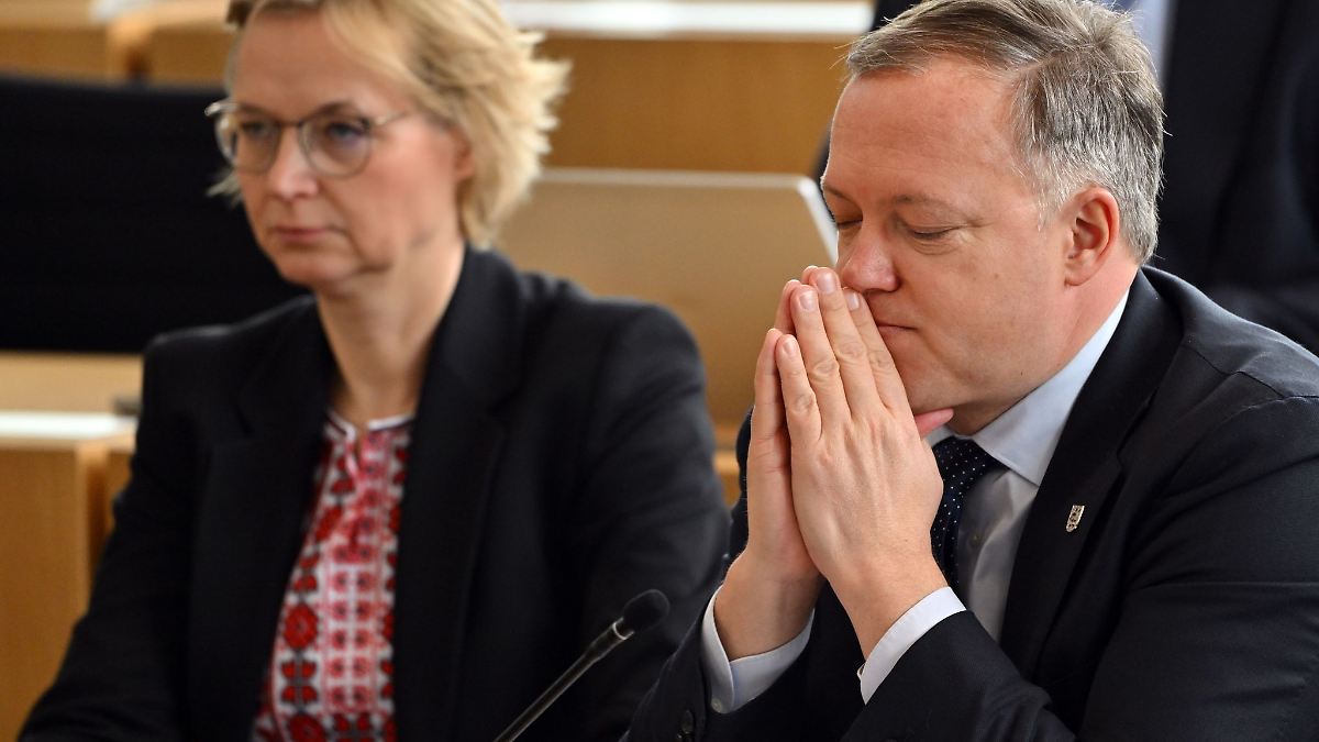 Spritpreise: Koalition verliert Abstimmung im Landtag