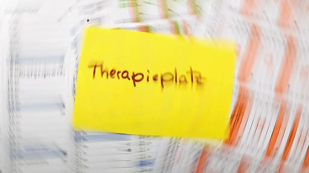 In-Thueringen-und-anderen-Bundeslaendern-wehren-sich-niedergelassene-Psychotherapeuten-dagegen-dass-die-gesetzlichen-Krankenkassen-bei-der-Finanzierung-psychotherapeutischer-Leistungen-sparen-wollen