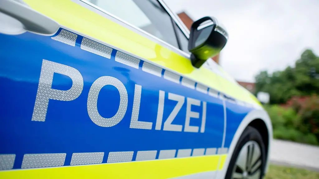 Die-Polizei-kann-den-Tatverdaechtigen-in-dessen-Wohnung-stellen-und-festnehmen