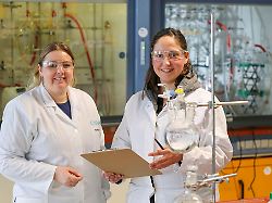 Sachsen-Anhalt: Chemie-Start-up und Mittelständler erhalten Wirtschaftspreis