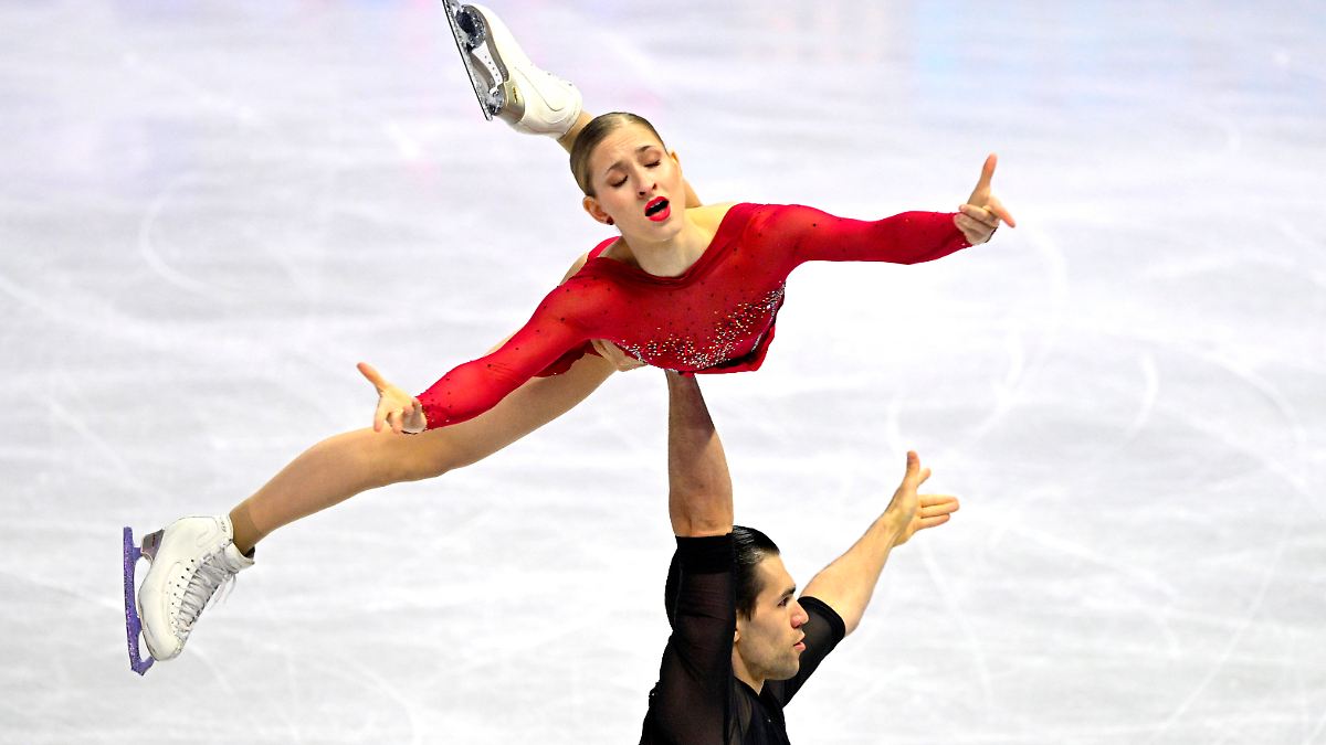 Weltklasse-Kurzprogramm: Paarlauf-Duo Hase/Volodin greift bei der WM nach Gold