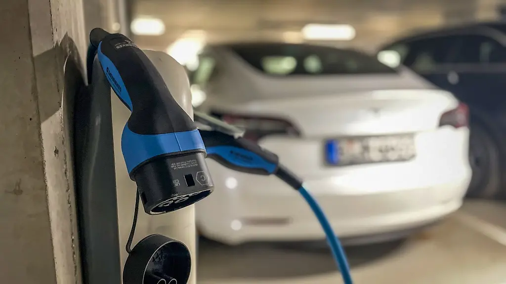 Laesst-sich-unter-Umstaenden-auch-in-der-Tiefgarage-eines-Mietshauses-laden-der-eigene-Stromer