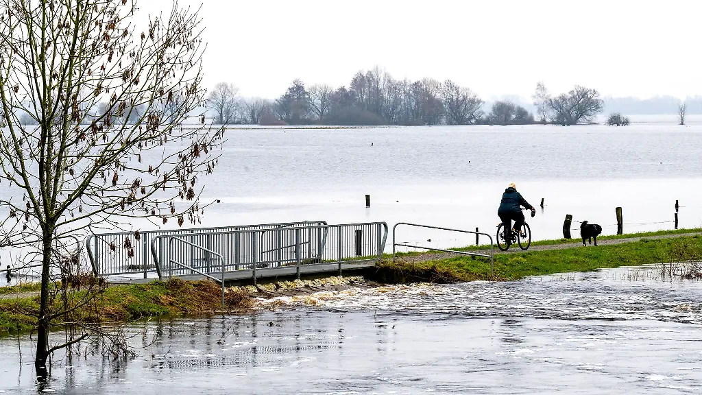Das-Hochwasser-ueberflutete-Ende-2023-Teile-Niedersachsens-und-Bremen