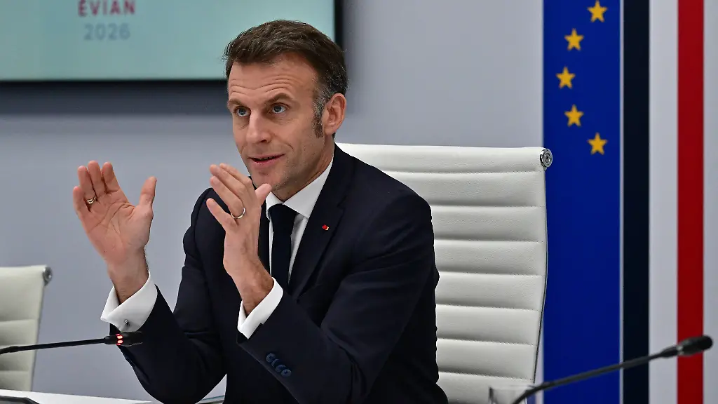 French-President-Emmanuel-Macron-next-to-Head-Economic-adviser-Matthieu-Landon-and-Secretary-General-of-the-French-Presidency-Emmanuel-Moulin-chairs-a-video-conference-of-G7-leaders-to-discuss-the-fallout-of-the-war-in-Iran-on-the-world-economy-amid-the-US-Israeli-war-on-Iran-at-the-Elysee-Palace-in-Paris-on-March-11-2026-04SIPA-1