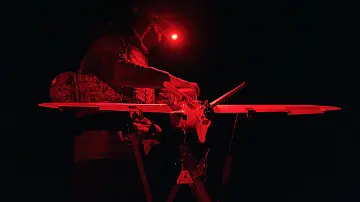 584041352