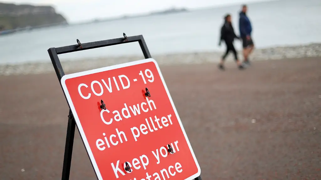 2020-10-19T121604Z-1770529698-RC2OLJ9T9107-RTRMADP-3-HEALTH-CORONAVIRUS-BRITAIN-WALES