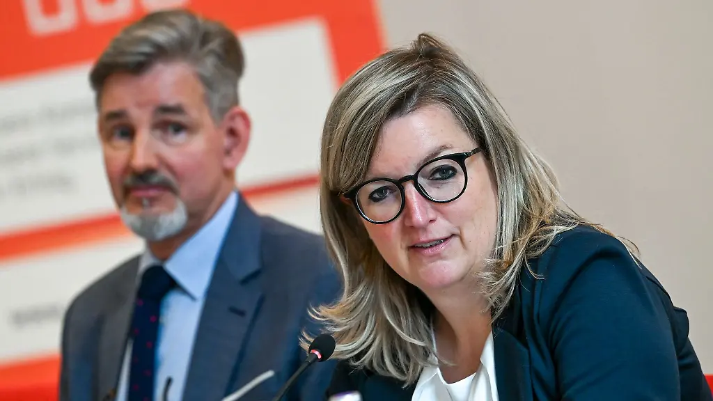 Die-neue-Wirtschaftsministerin-Martina-Klement-CSU-will-zuversichtlich-auf-die-Unternehmensentwicklung-2026-in-Brandenburg-schauen-auch-wenn-die-Stimmung-in-der-Wirtschaft-insgesamt-stark-belastet-ist