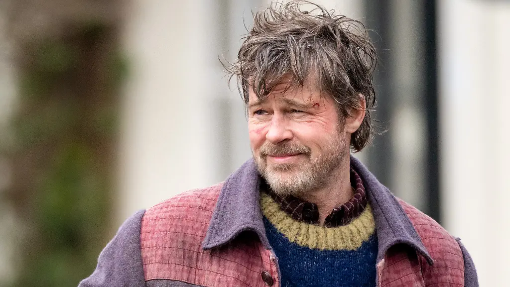 Brad-Pitt-in-Amsterdam-for-the-filming-of-the-Hollywood-movie-The-Riders